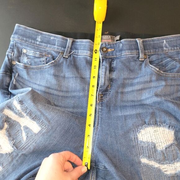 Torrid Bombshell Skinny High Rise Destructed Jeans 22 - Picture 9 of 12
